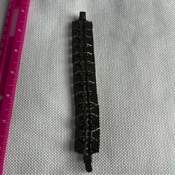 Sorrelli VINTAGE Swarovski Crystal Wide Bracelet - Picture 8 of 8